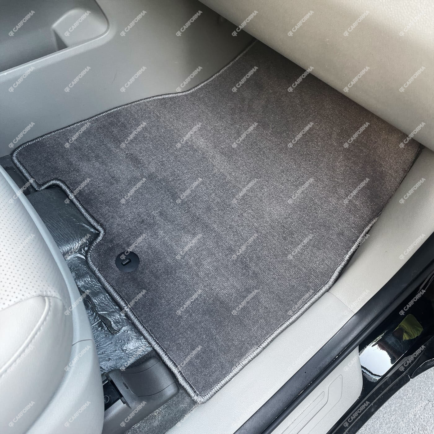 EVA коврики на KIA Carnival III 7 мест 2014 - 2021 в Самаре EVA коврики на KIA Carnival III 7 мест 2014 - 2021 в Самаре