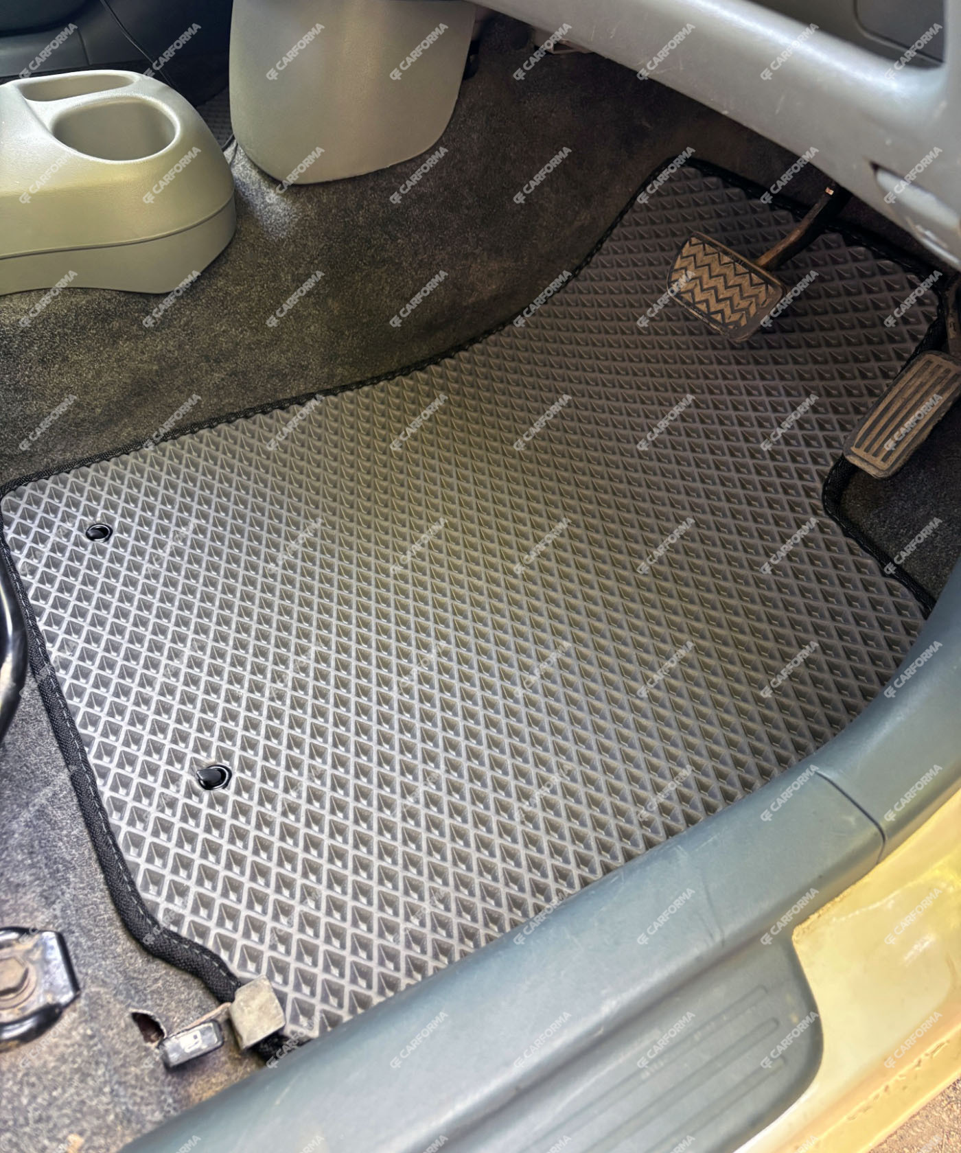 EVA коврики на Toyota Vitz I 1998 - 2005 в Самаре EVA коврики на Toyota Vitz I 1998 - 2005 в Самаре