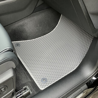 Ворсовые коврики на Audi Q5 III 2024 - 2026 в Самаре Ворсовые коврики на Audi Q5 III 2024 - 2026 в Самаре