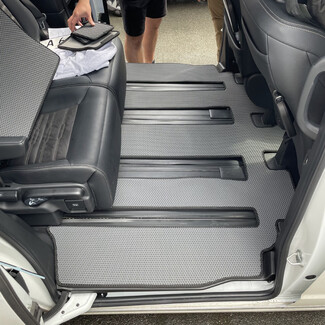 Ворсовые коврики на Honda StepWGN VI 2022 - 2026 в Самаре Ворсовые коврики на Honda StepWGN VI 2022 - 2026 в Самаре