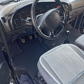 Ворсовые коврики на Hyundai H1 I 1996 - 2007 в Самаре Ворсовые коврики на Hyundai H1 I 1996 - 2007 в Самаре